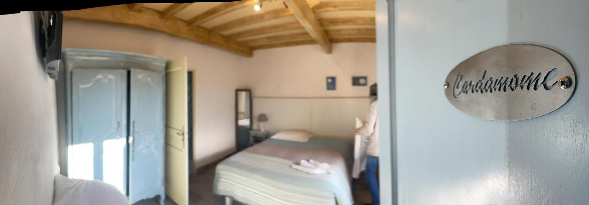 L'Escampe Bed & Breakfast Saturargues Стая снимка
