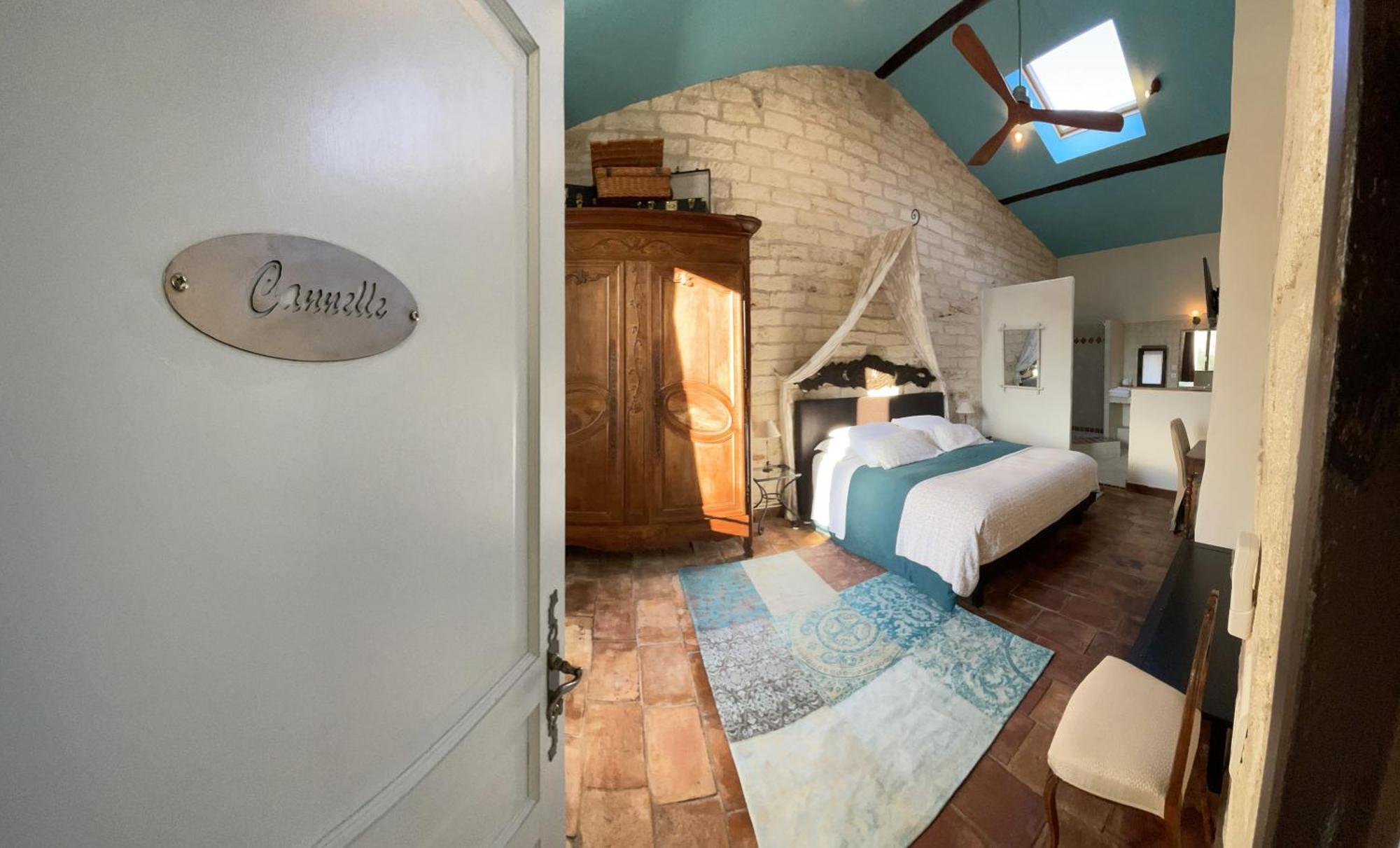 L'Escampe Bed & Breakfast Saturargues Стая снимка